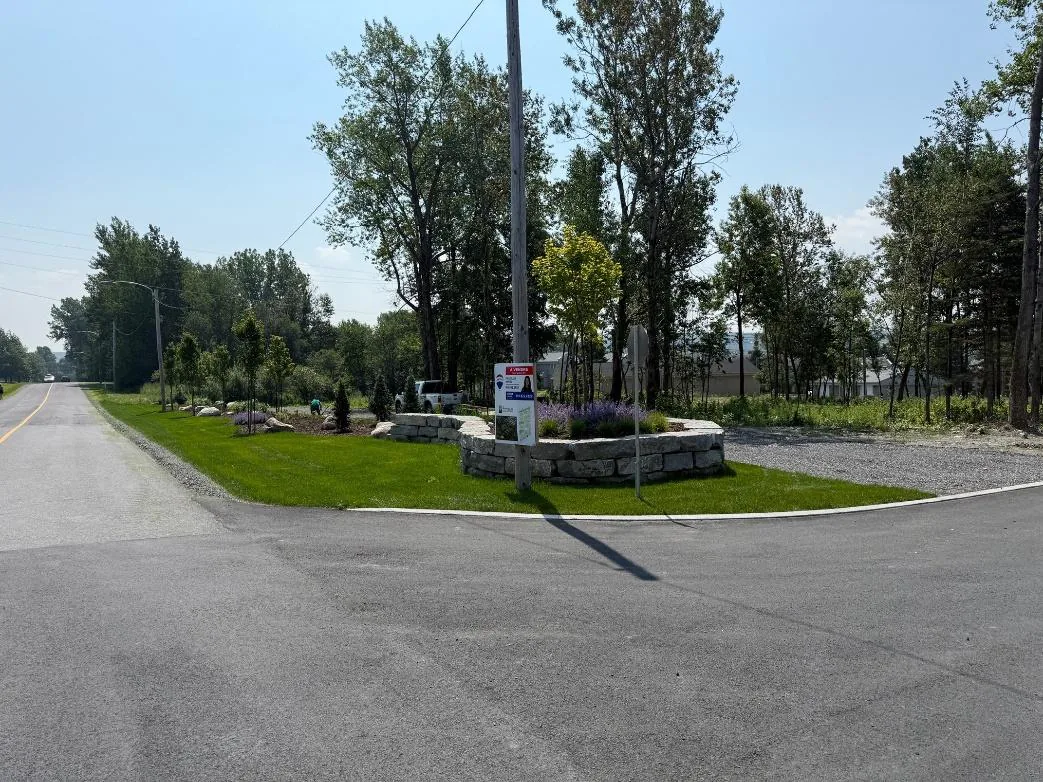 Place des Constellations, rue centrale du quartier
